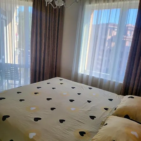 Appartement бляк сий. Vip апартамент Sunny Beach